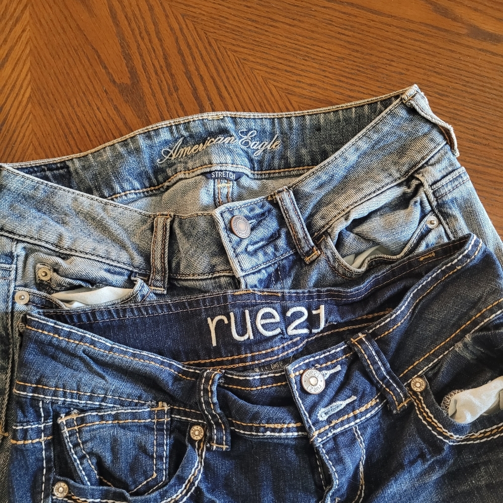 2 pairs of jeans